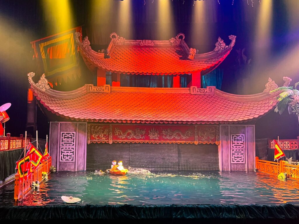 cosa vedere a hanoi: lo spettacolo di burattini sull'acqua