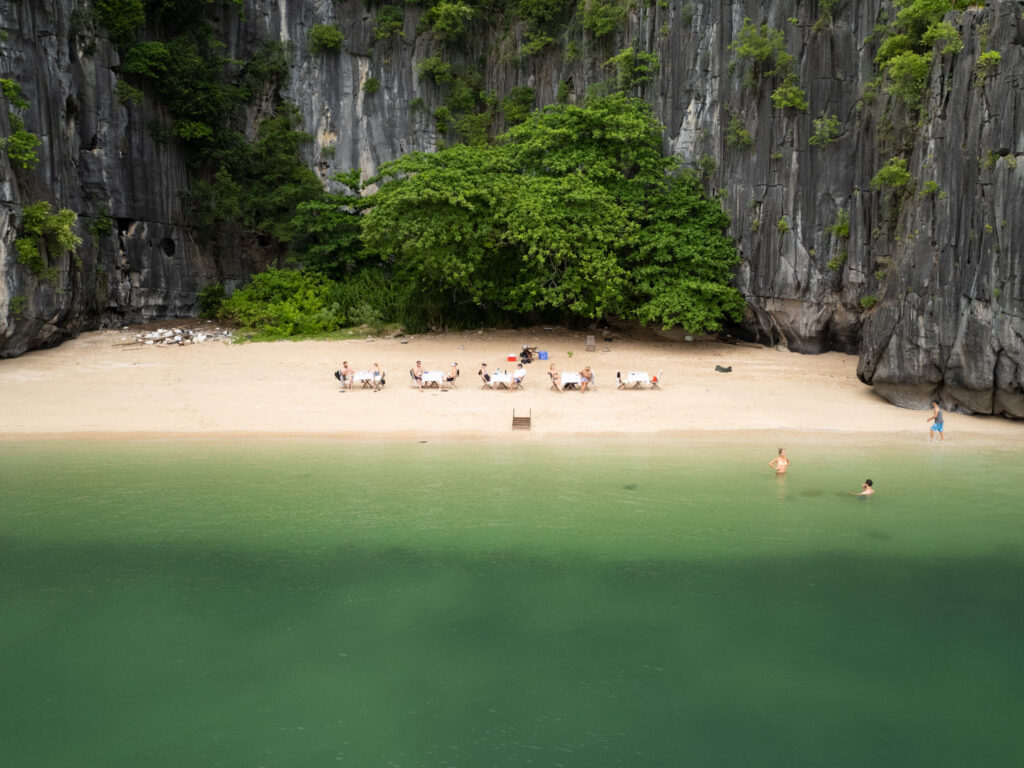 bAI TU LONG bay