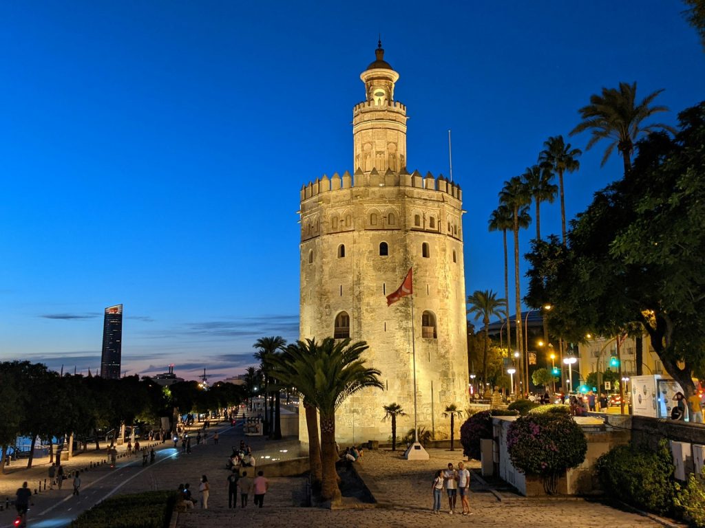 cose da vedere a siviglia in 3 giorni: torre del oro