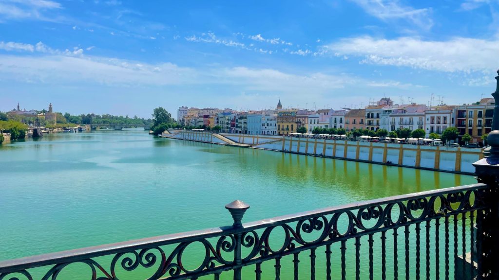 itinerario siviglia 3 giorni: puente de triana