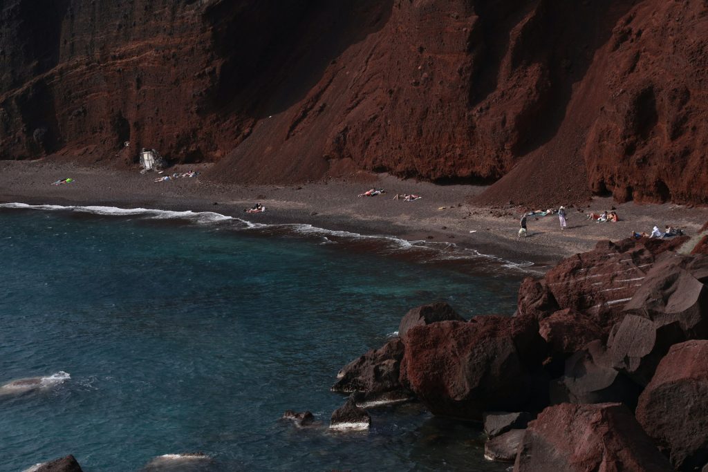 cose da fare a Santorini: red beach